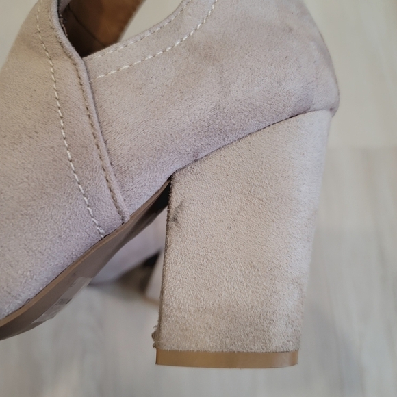 QUPID Tan Suede Ankle Booties size 5 1/2 - Picture 15 of 17